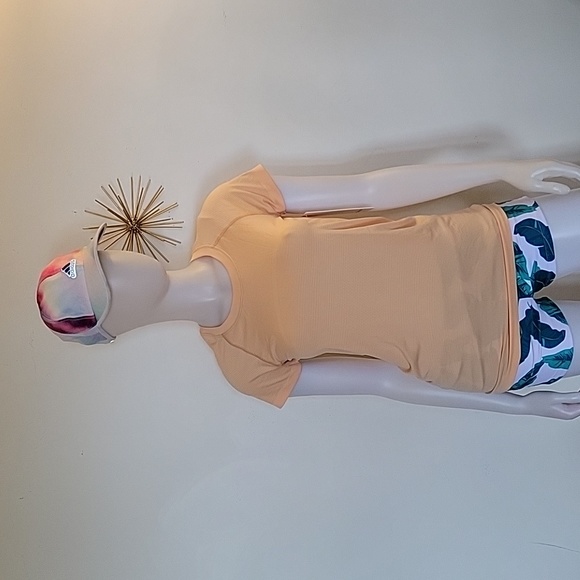 LULULEMON SWIFTLY TECH SHORT SLEEVE SIZE 6 NWT - Picture 1 of 9